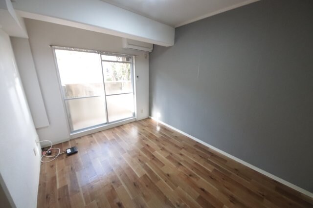 物件内観写真6　(使いやすい居間です)