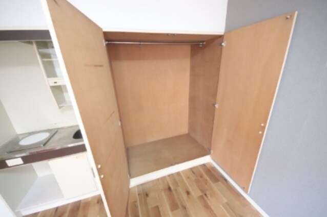 物件内観写真14　(ちょっとした収納スペースも充実しています)