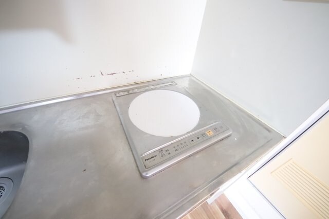 物件内観写真15　(コンパクトなキッチンで掃除もラクラク)