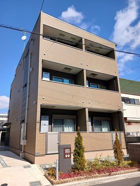 物件外観写真1　(外観もきれいです)