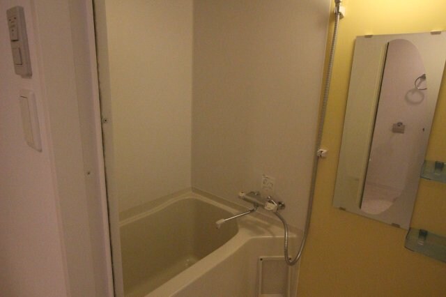 物件内観写真9　(お風呂で日々の疲れを落としましょう)