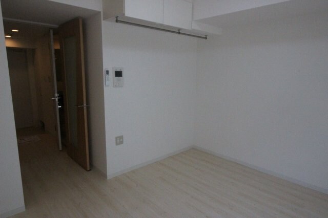 物件内観写真15　(ゆったりとした居間です)