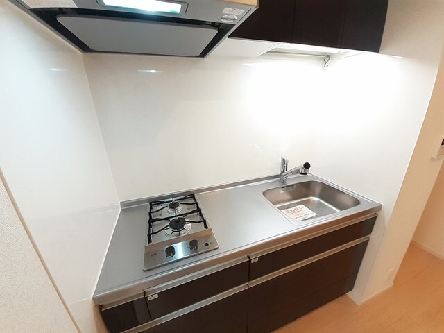 物件内観写真4　(コンパクトなキッチンで掃除もラクラク)