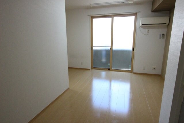 物件内観写真9　(リビングです)