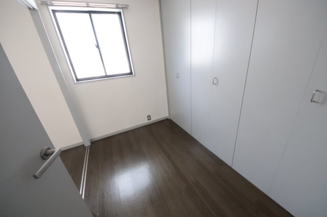 物件内観写真8　(ゆったり過ごせる居間です)