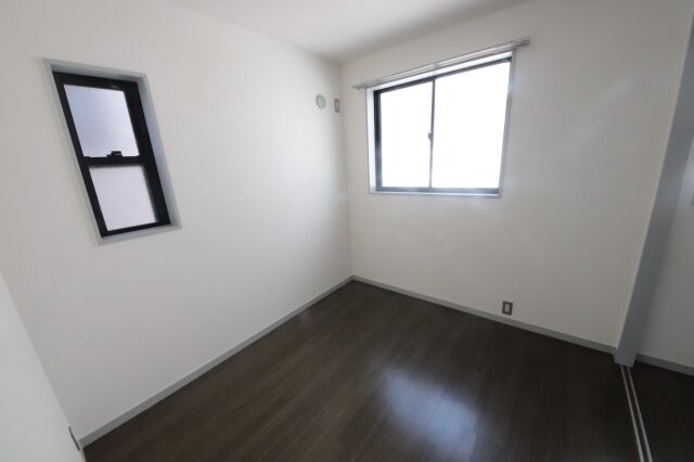 物件内観写真9　(おしゃれな居間です)