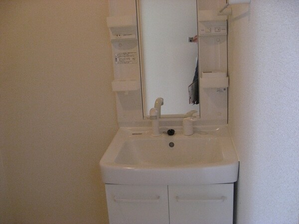 洗面・脱衣所(コンパクトで使いやすい洗面所)