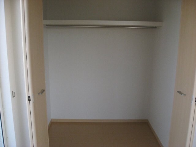 物件内観写真10　(収納のためのスペースです)