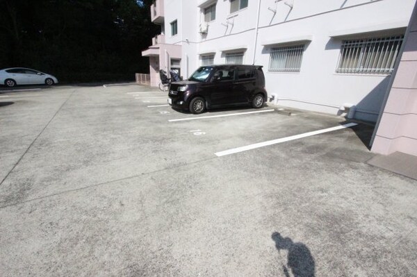 駐車場(駐車場です)