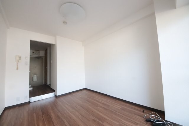 物件内観写真16　(ゆったりとした居間です)