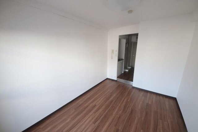 物件内観写真17　(ゆったり過ごせる居間です)