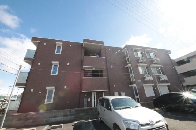 物件外観写真3　(建物外観を気になさる方へ、見た目の良い物件です)