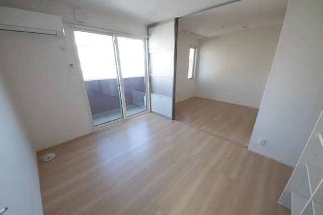 物件内観写真18　(リビングです)