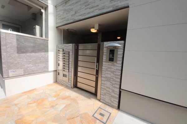 エントランス(同社施工例です。)