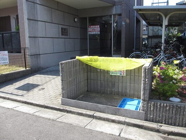 エントランス(毎日通るエントランスはこのようになっています)
