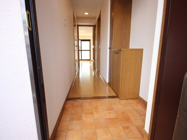 物件内観写真9　(きれいな玄関です)