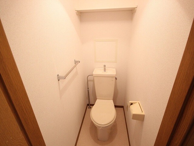 物件内観写真11　(落ち着いたトイレです)