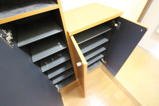 物件内観写真9　(こまごまとしたものを収納できそうですね)