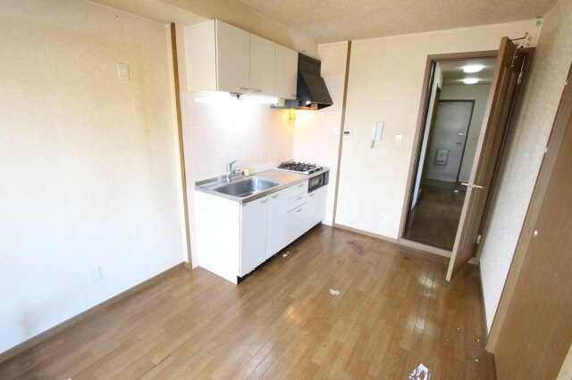 物件内観写真17　(おしゃれな居間です)