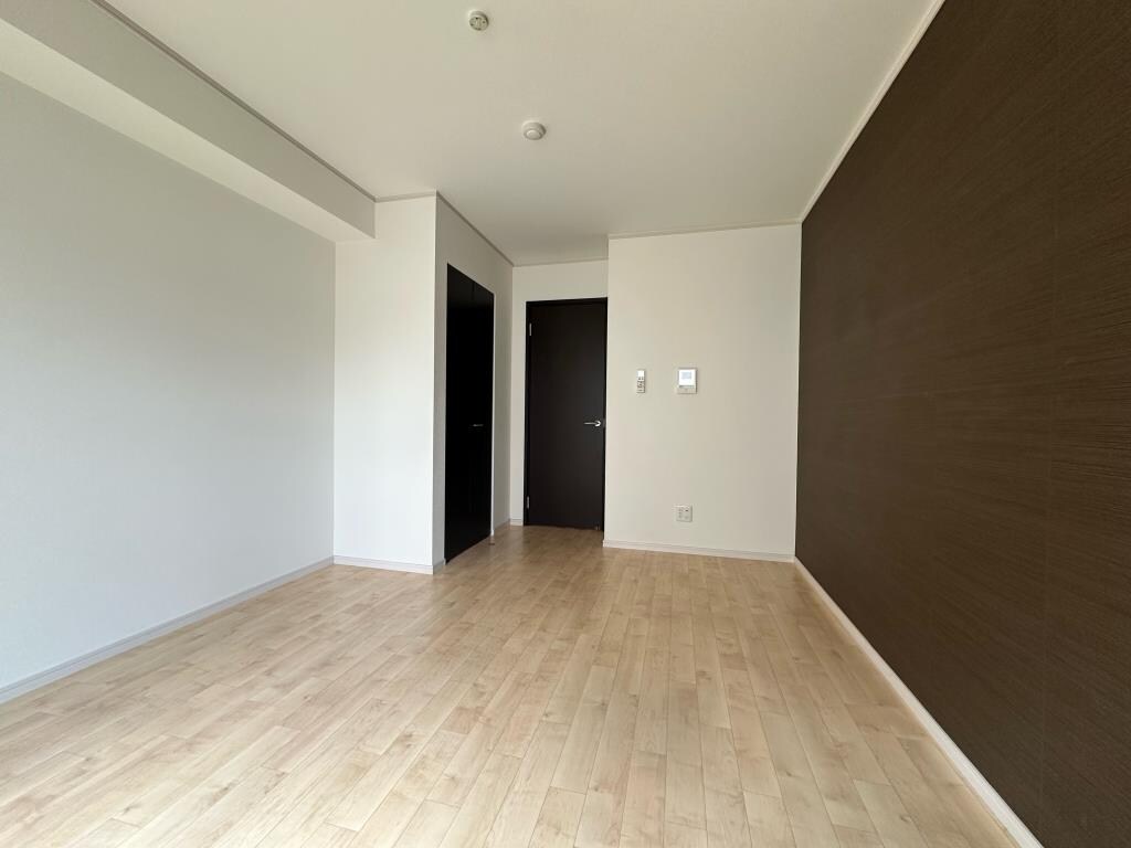 物件内観写真7　(使い勝手のいい寝室です)