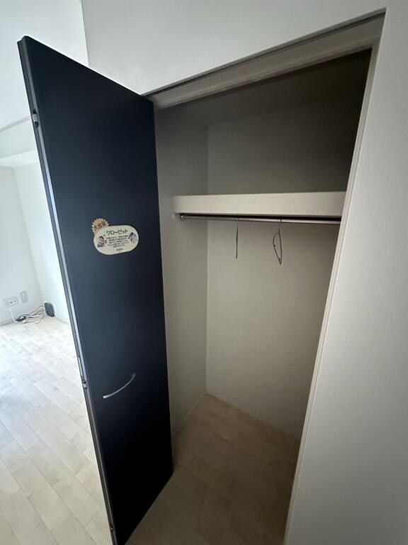 物件内観写真10　(便利な収納スペースです)