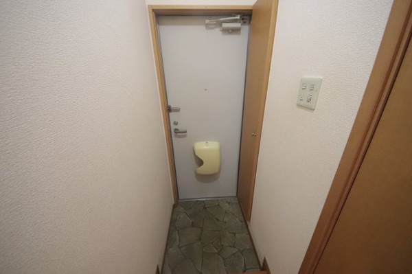 玄関(シンプルで使いやすい玄関です)
