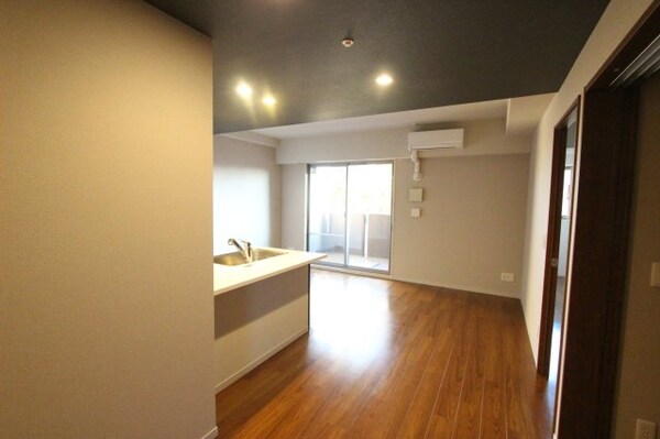 居室(ゆったり過ごせるリビングです)