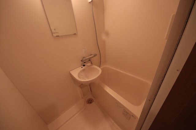 物件内観写真6　(きれいなお風呂です)