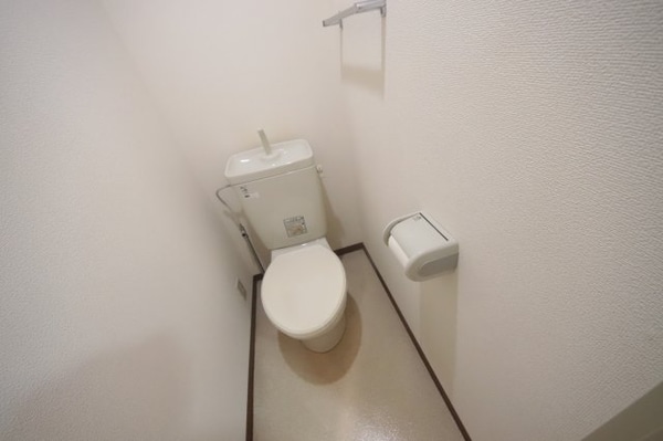 トイレ(ゆったりとした空間のトイレです)