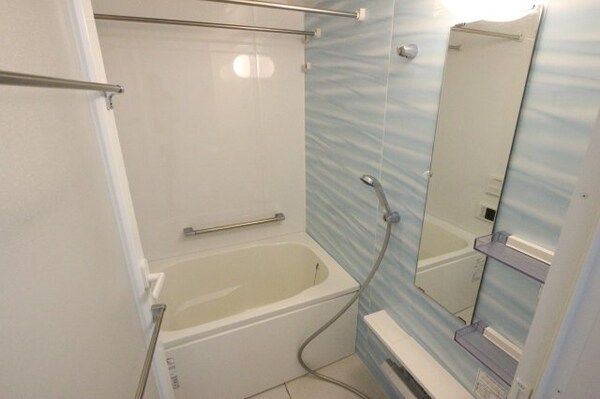 浴室(きれいなお風呂です)