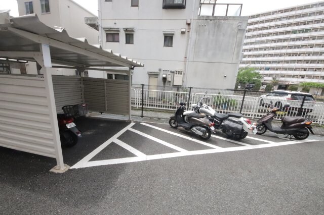 物件外観写真3　(カースペースがあります)