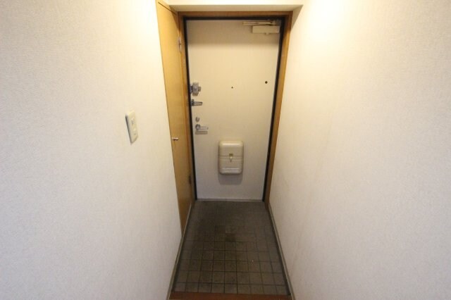 物件内観写真9　(落ち着いた玄関です)