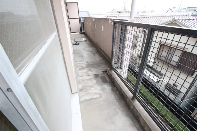 物件内観写真21　(バルコニーからの眺めを楽しみながら食事をしませんか)