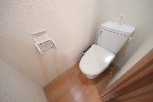 物件内観写真17　(コンパクトで使いやすいトイレです)