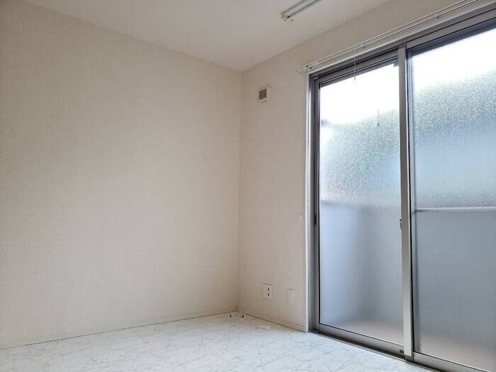 物件内観写真8　(おしゃれなリビングです)