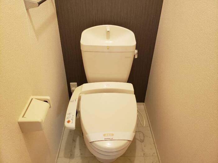 物件内観写真9　(コンパクトで使いやすいトイレです)
