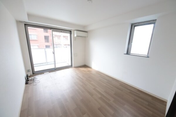 居室(ゆったりとしたリビングです)