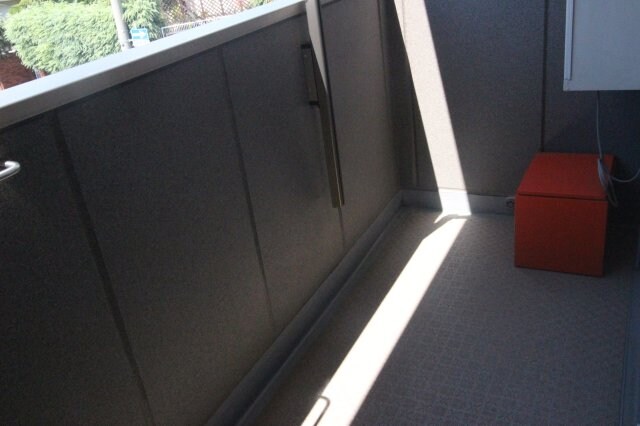 物件内観写真20　(開放的で明るい空間を演出してくれるバルコニーです)