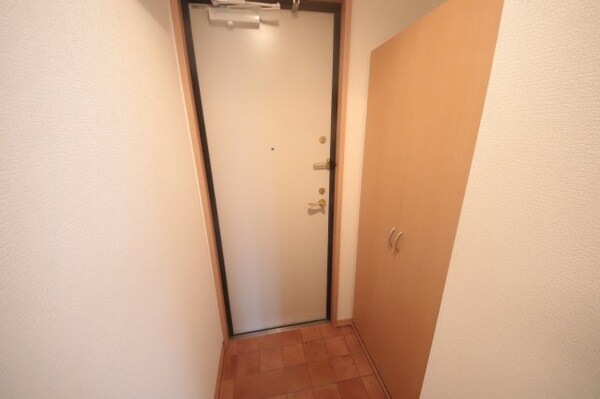 玄関(収納もある玄関です)