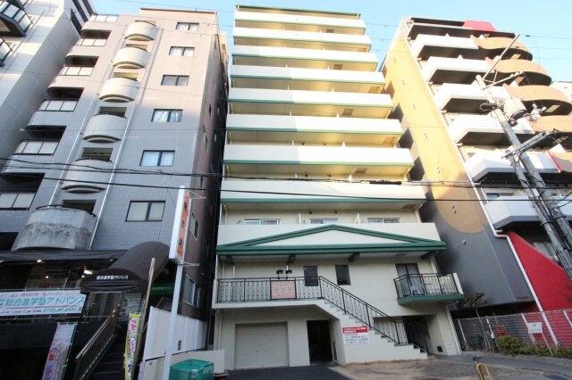 物件外観写真3　(外観は落ち着いています)