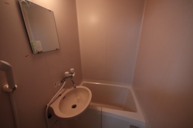 物件内観写真4　(ゆったり過ごせるお風呂です)