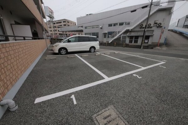 駐車場(駐車場です)