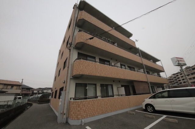 物件外観写真4　(外観もきれいです)