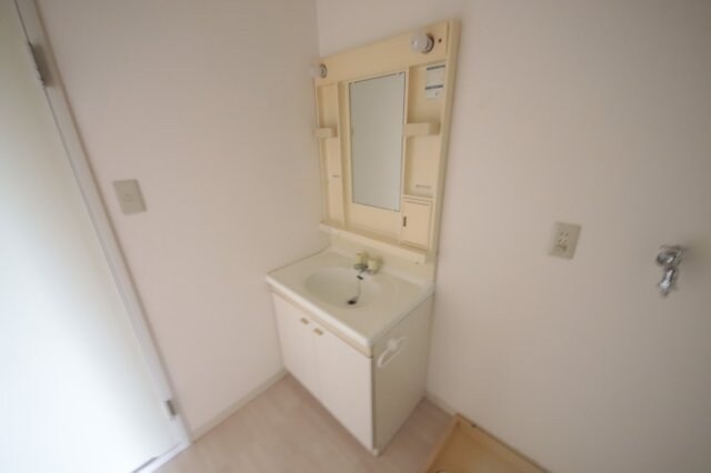 物件内観写真14　(スペースが確保できる洗面所です)