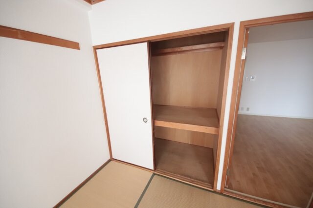 物件内観写真19　(収納のためのスペースです)