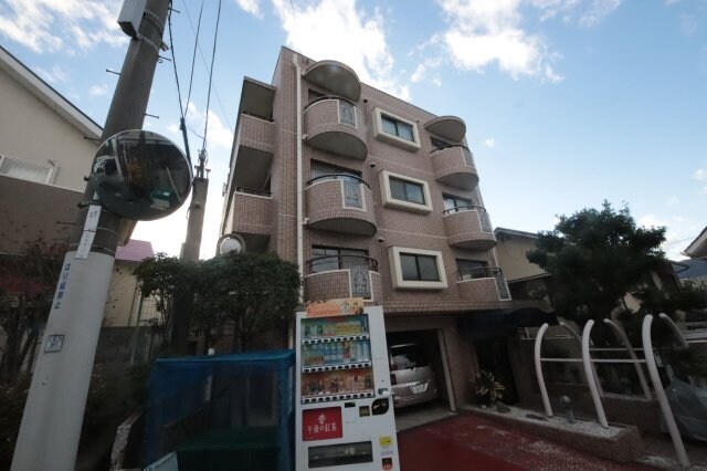 物件外観写真2　(きれいな外観です)