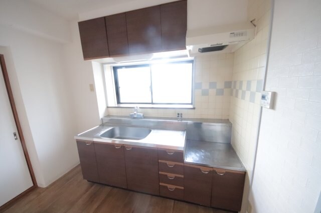 物件内観写真5　(お料理しやすいキッチンです)