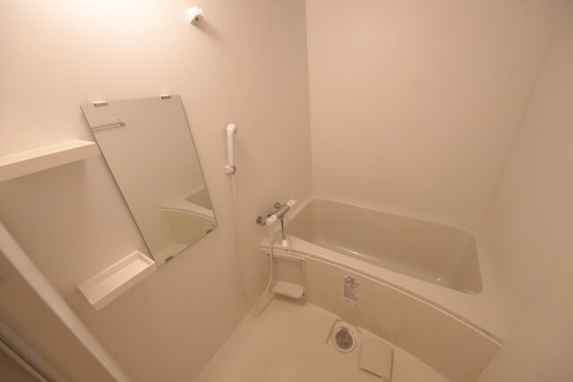 物件内観写真6　(きれいなお風呂です)