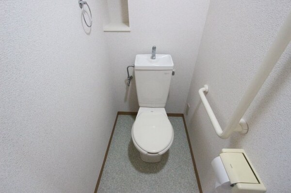 トイレ(ゆったりとした空間のトイレです)