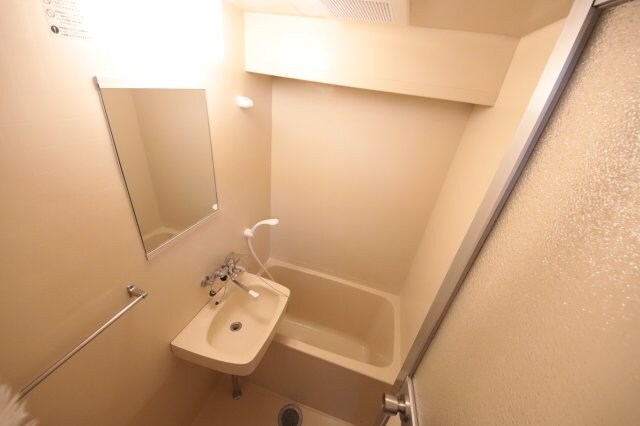 物件内観写真5　(お風呂で日々の疲れを落としましょう)